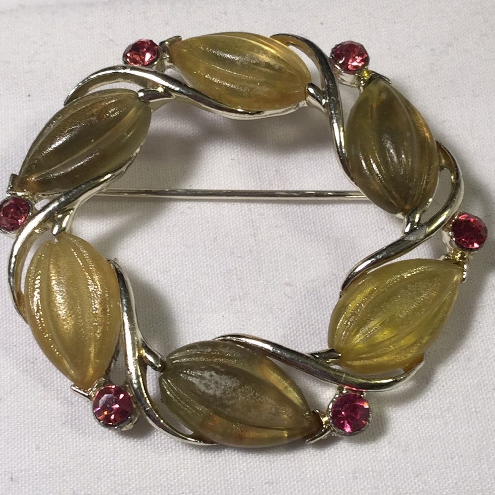 Vintage STAR green lucite brooch